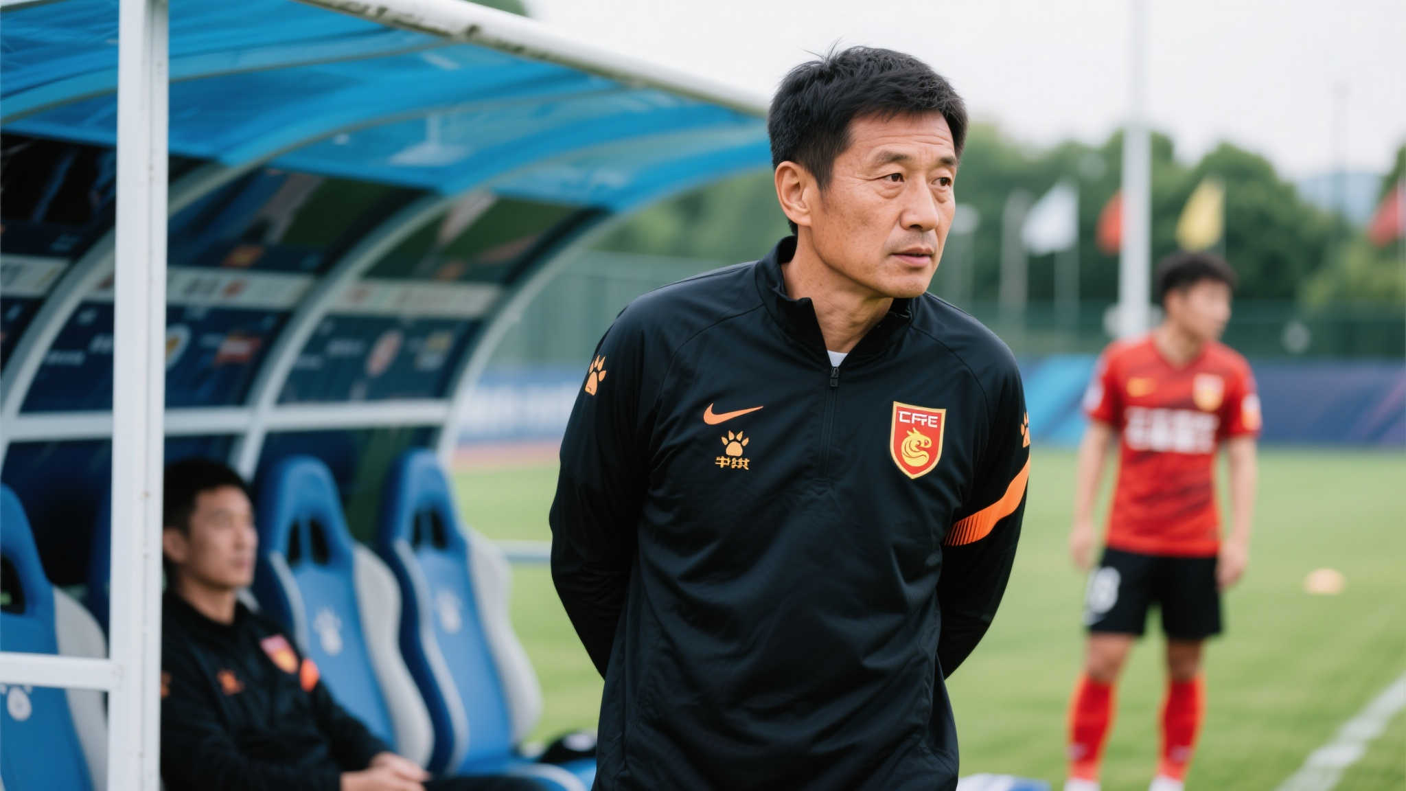 官方宣布:牛洪利接掌石家庄功夫一线队主教练一职 牛洪利并非陌生的名字,他在国内足坛有着深厚的资历。